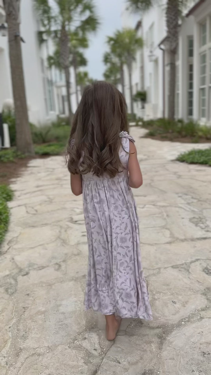 Video of girl wearing Indie Blue Liza Dress Windblown Floral